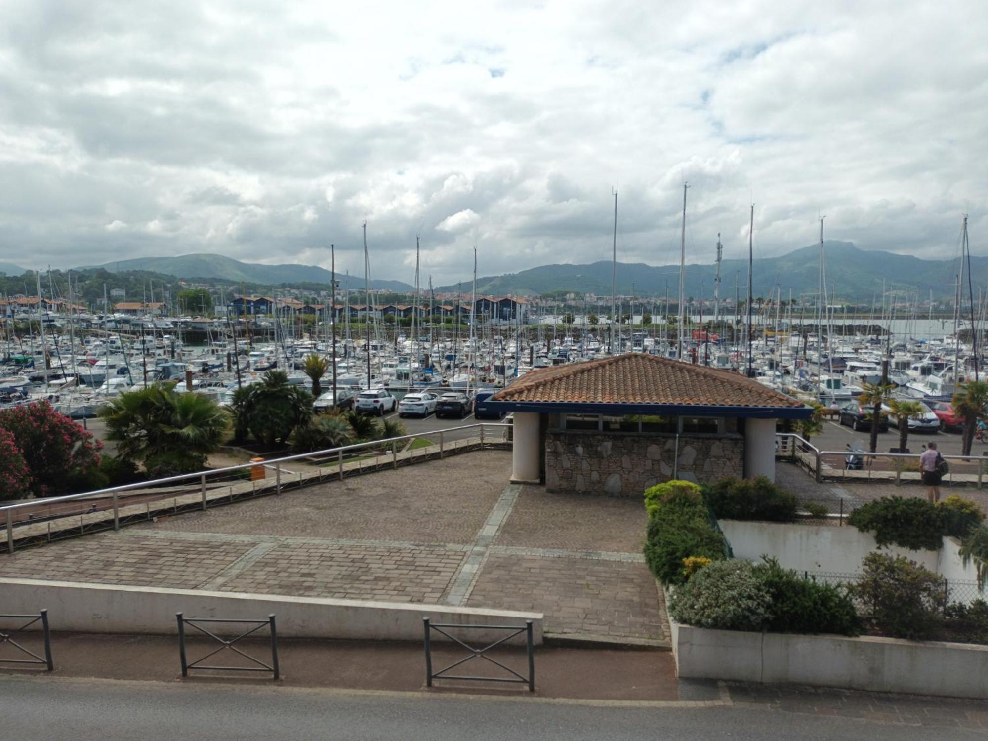 Spacieux T2 A Hendaye Avec Parking A Deux Pas De La Plage - Fr-1-239-794 Kültér fotó